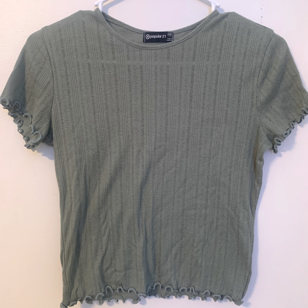 •Popular 21 Size Medium Sage Green Crop Top•